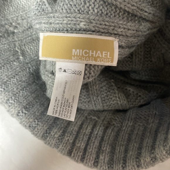 Michael Kors Beanie - Picture 3 of 3